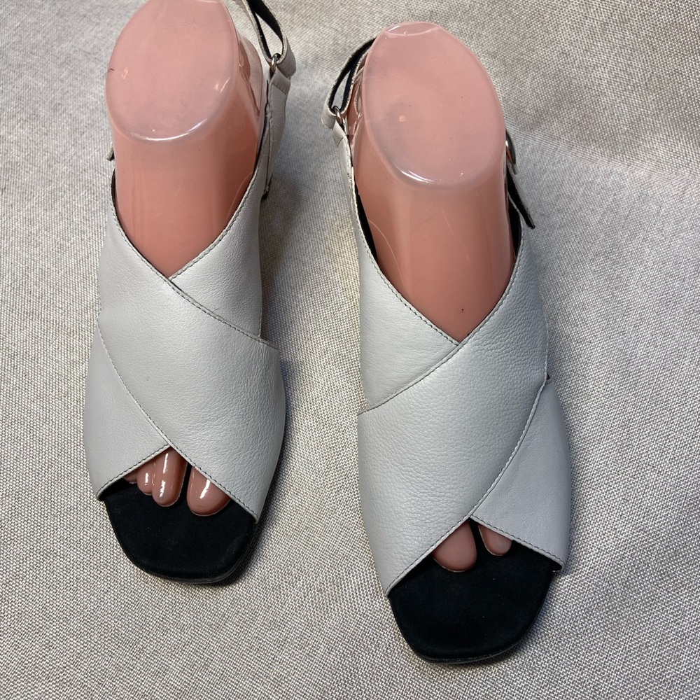 Munro Laine Women’s Block Heel Sandals. Size 10M
